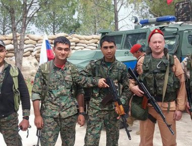 Βίντεο: Ρωσικές δυνάμεις περιπολούν στα τουρκοσυριακά σύνορα!